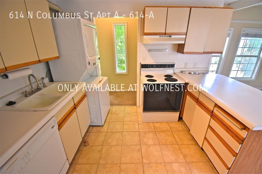 No Deposit Option! Breathtaking 1 Bed Capitol Hill Unit! property image