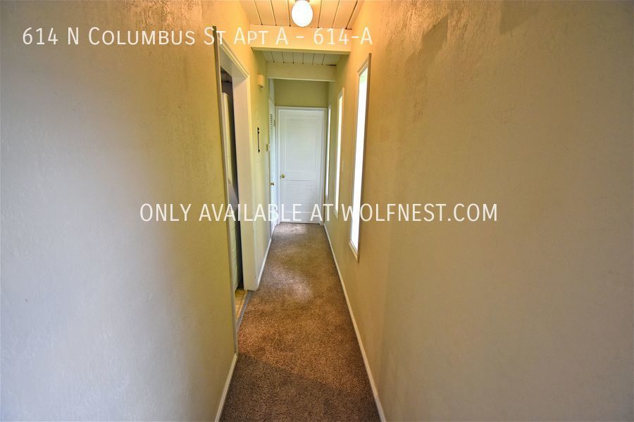No Deposit Option! Breathtaking 1 Bed Capitol Hill Unit! property image