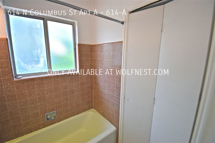 No Deposit Option! Breathtaking 1 Bed Capitol Hill Unit! property image