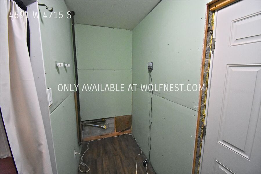 Lovely 4 Bed Kearns Home! No Deposit Option! property image