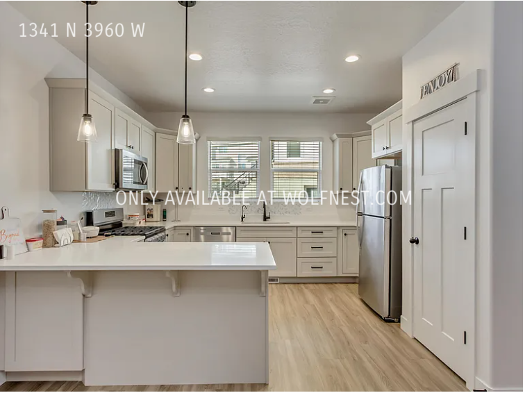 Stunning 3 Bed Lehi Townhome! No Deposit Option! property image