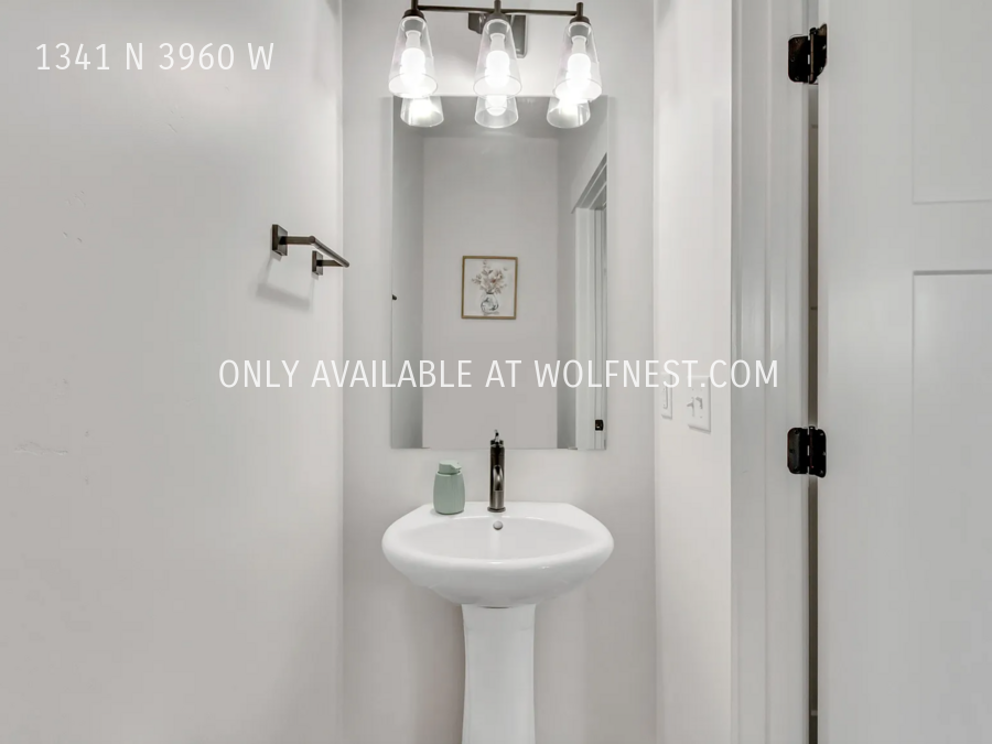 Stunning 3 Bed Lehi Townhome! No Deposit Option! property image