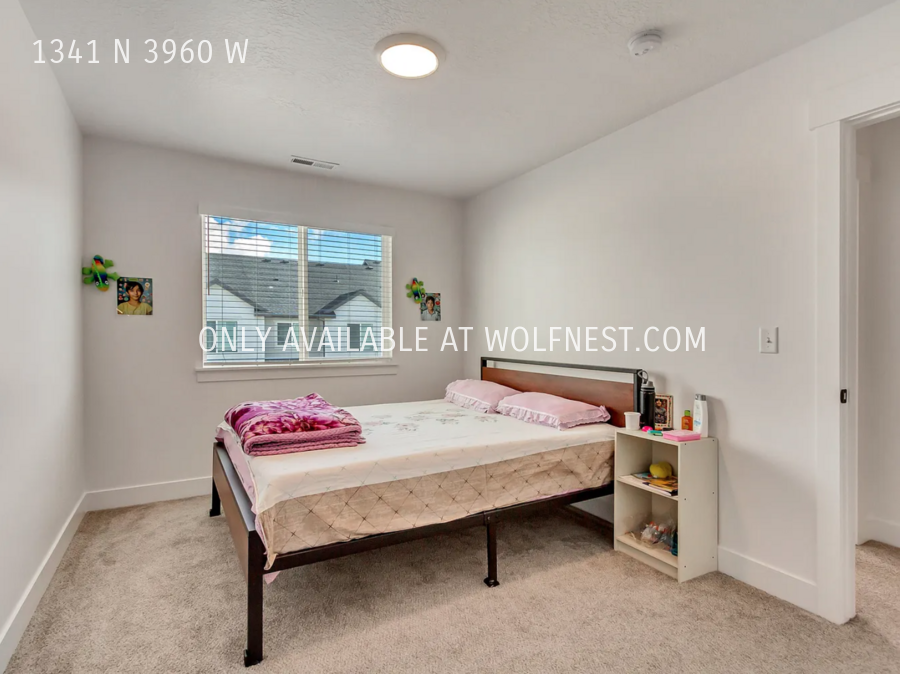 Stunning 3 Bed Lehi Townhome! No Deposit Option! property image