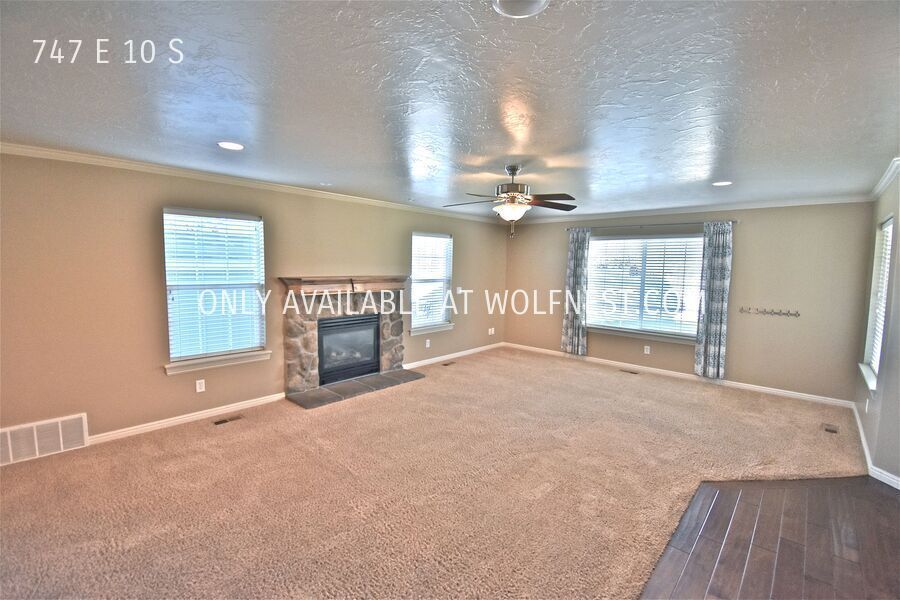 Beautiful 4 Bed American Fork Townhome! No Deposit Option! property image
