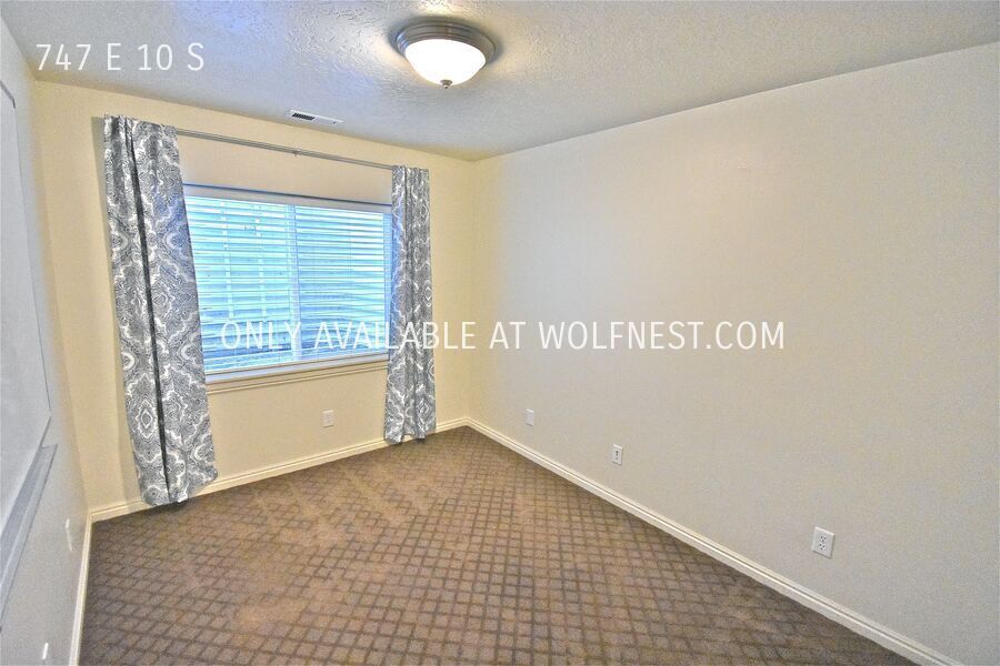 Beautiful 4 Bed American Fork Townhome! No Deposit Option! property image