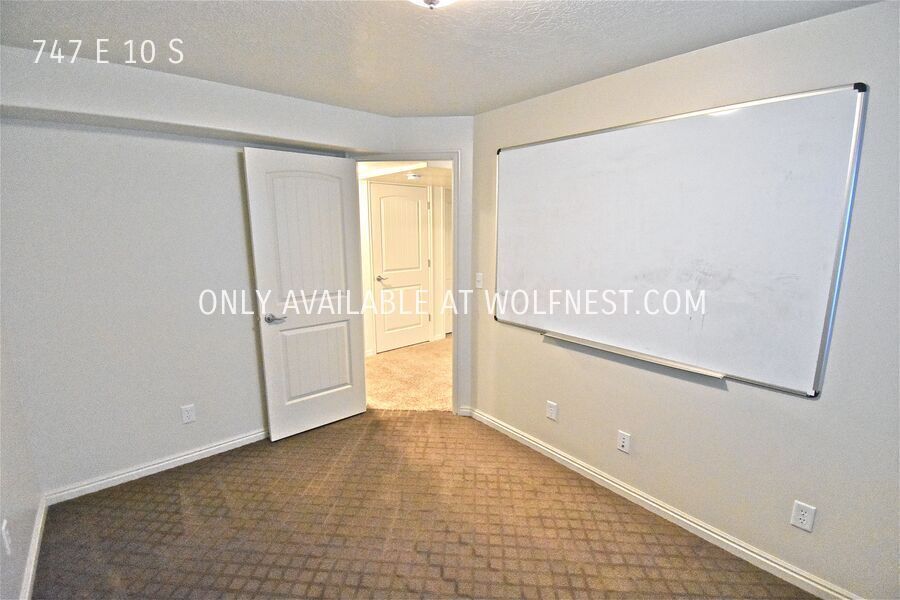 Beautiful 4 Bed American Fork Townhome! No Deposit Option! property image