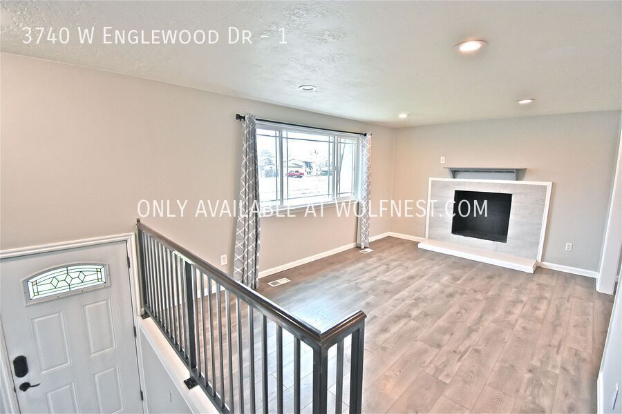 Remodeled 2 Bed Taylorsville Upstairs Unit! No Deposit Option! property image