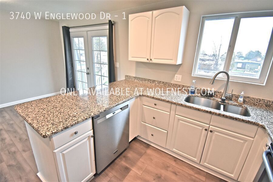 Remodeled 2 Bed Taylorsville Upstairs Unit! No Deposit Option! property image