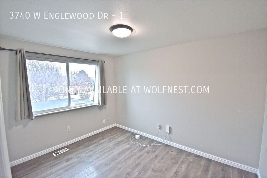 Remodeled 2 Bed Taylorsville Upstairs Unit! No Deposit Option! property image