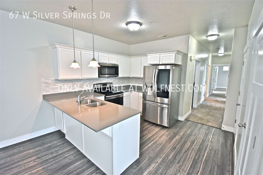 Stunning 3 Bed Vineyard Condo! No Deposit Option! property image