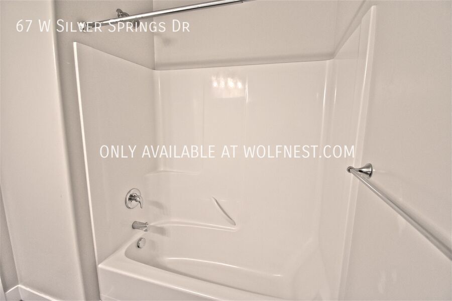 Stunning 3 Bed Vineyard Condo! No Deposit Option! property image