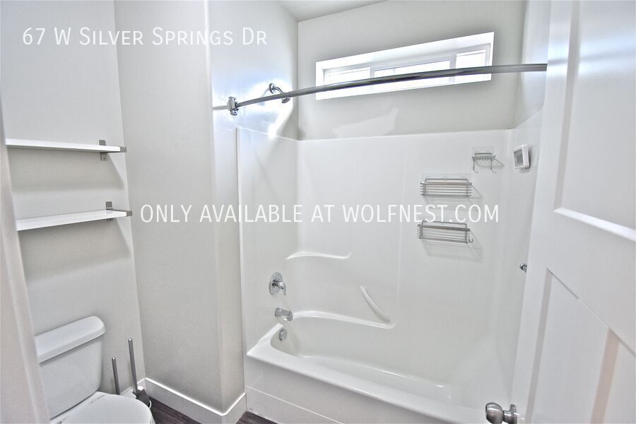 Stunning 3 Bed Vineyard Condo! No Deposit Option! property image