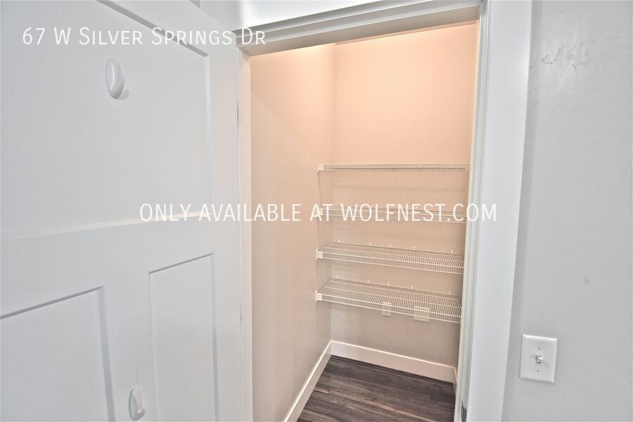 Stunning 3 Bed Vineyard Condo! No Deposit Option! property image