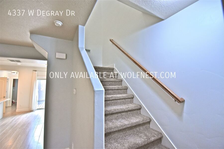 Spacious 4 Bed Daybreak Townhome! property image