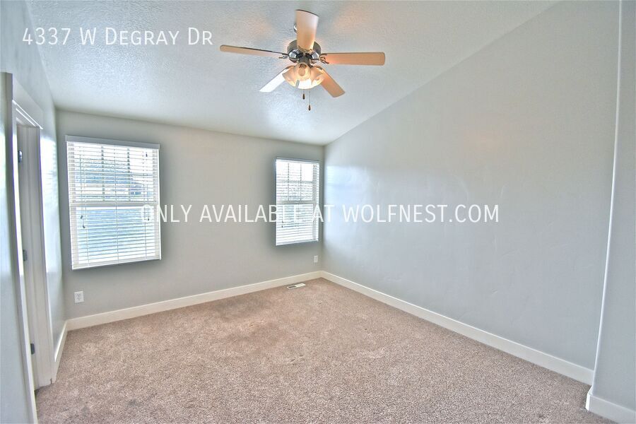 Spacious 4 Bed Daybreak Townhome! property image