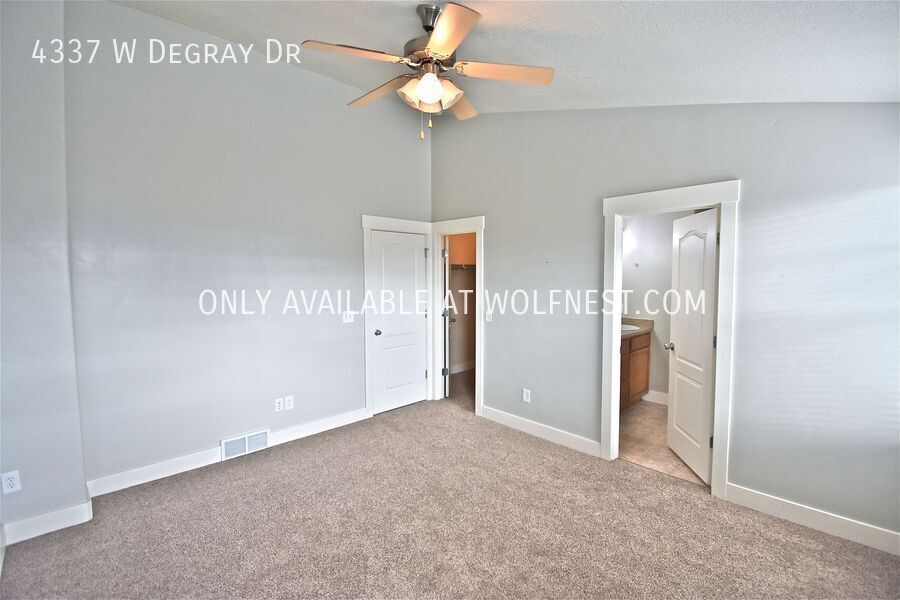Spacious 4 Bed Daybreak Townhome! property image