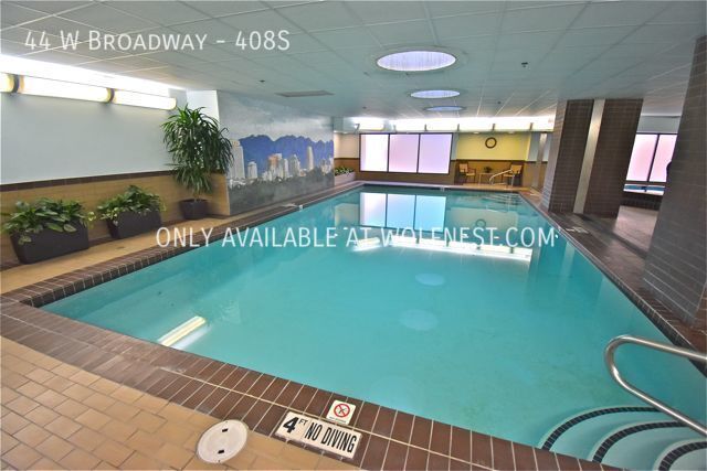 Luxurious 1 Bed Downtown Condo! No Deposit Option! property image