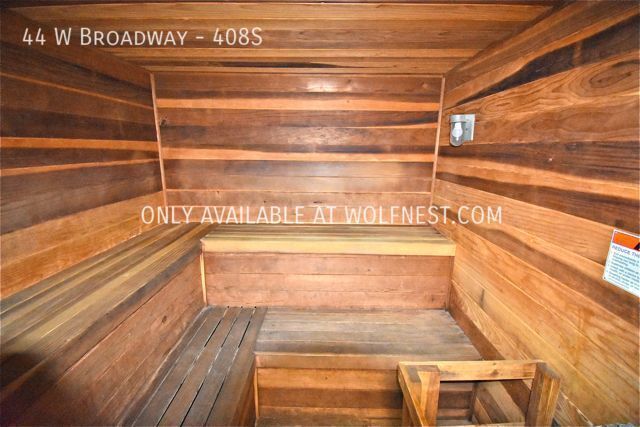 Luxurious 1 Bed Downtown Condo! No Deposit Option! property image