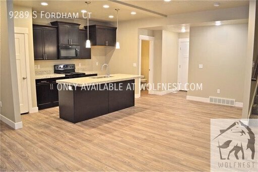 Stunning 3 Bedr Sandy Townhome! No Deposit Option! property image