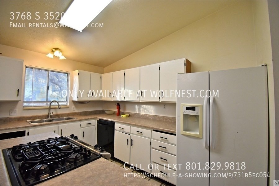 Lovely 3 Bed West Valley Townhome! No Deposit Option! property image