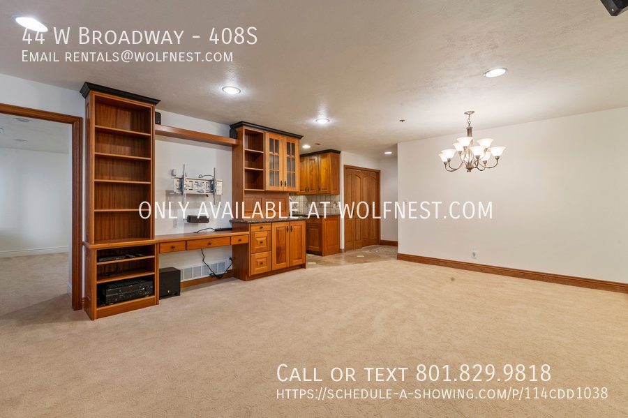 Luxurious 1 Bed Downtown Condo! No Deposit Option! property image