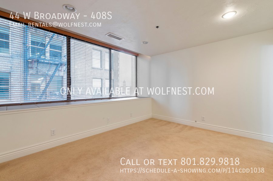Luxurious 1 Bed Downtown Condo! No Deposit Option! property image