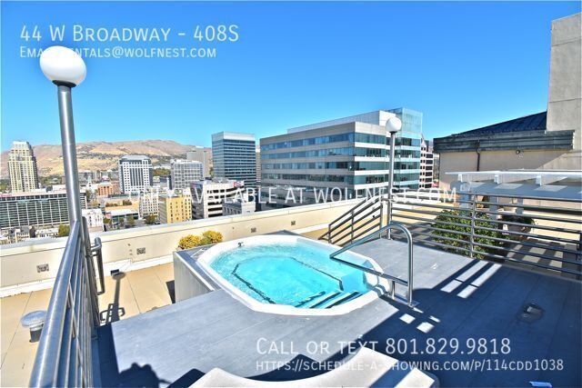 Luxurious 1 Bed Downtown Condo! No Deposit Option! property image