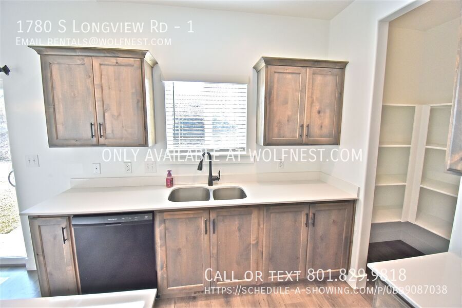 Stunning 3 Bedroom Santaquin Upstairs Unit! property image