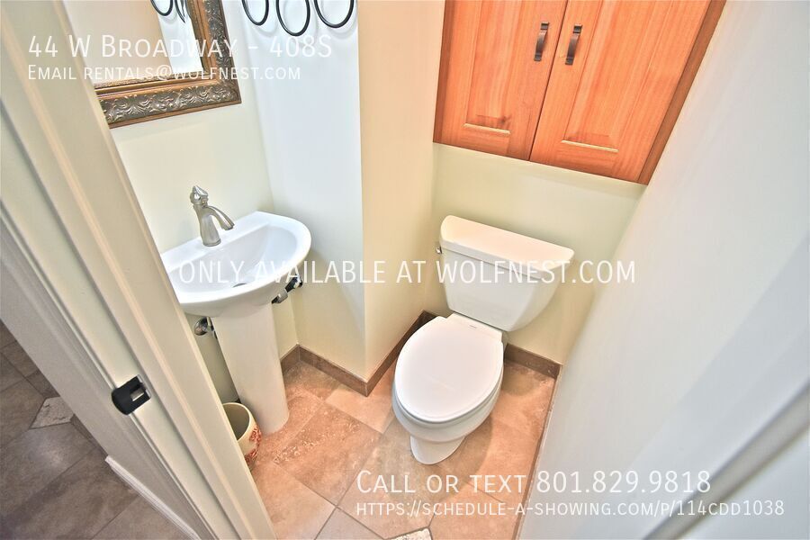 Luxurious 1 Bed Downtown Condo! No Deposit Option! property image