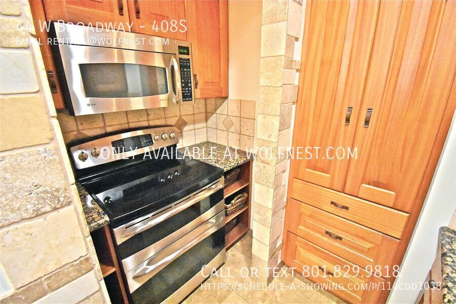 Luxurious 1 Bed Downtown Condo! No Deposit Option! property image