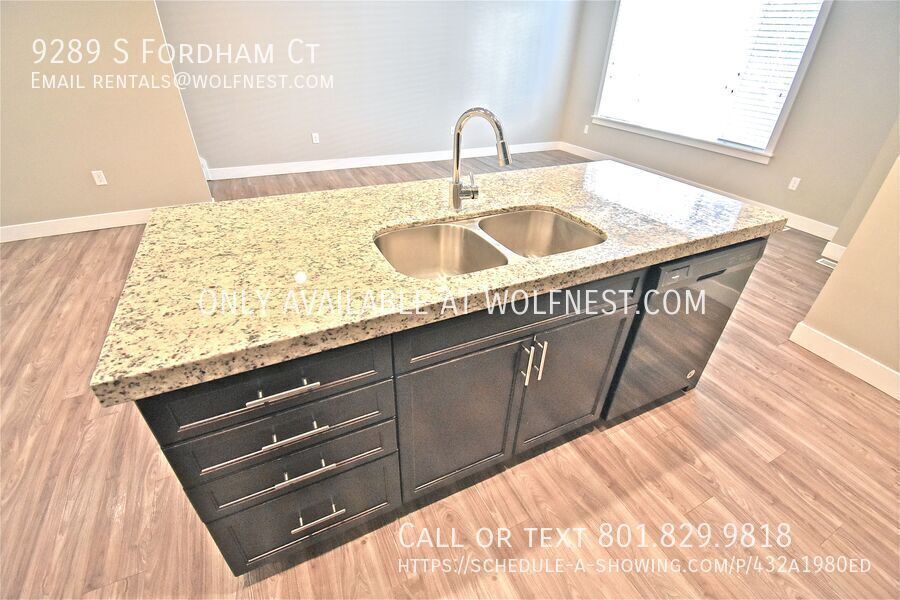 Stunning 3 Bed Sandy Townhome! No Deposit Option! property image