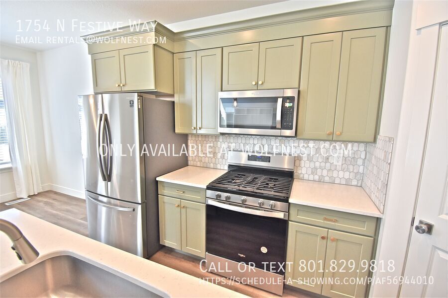 Spacious 3 Bed Saratoga Springs Townhome! No Deposit Option! property image