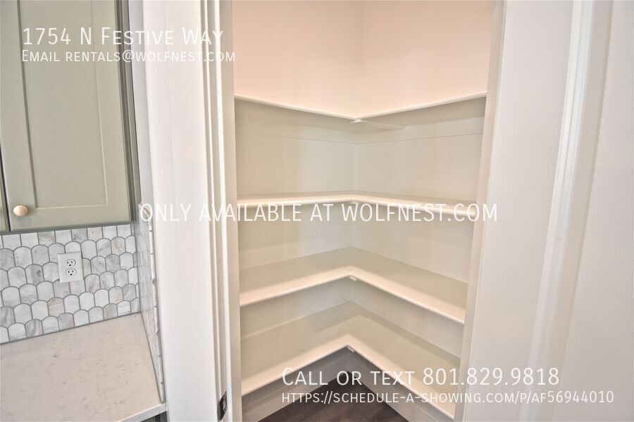 Spacious 3 Bed Saratoga Springs Townhome! No Deposit Option! property image