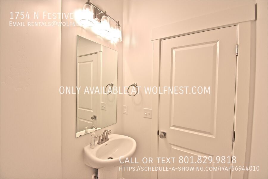 Spacious 3 Bed Saratoga Springs Townhome! No Deposit Option! property image