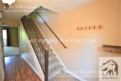 Stunning 2 Bed Holladay Townhome! No Security Option! property image