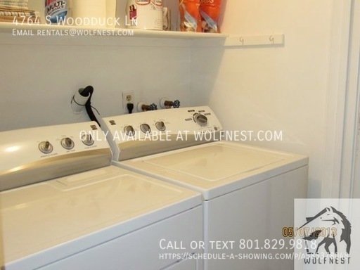 Stunning 2 Bed Holladay Townhome! No Security Option! property image