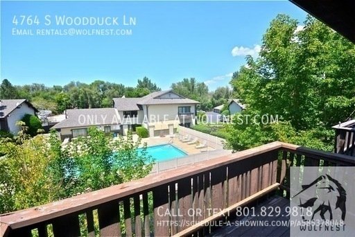 Stunning 2 Bed Holladay Townhome! No Security Option! property image