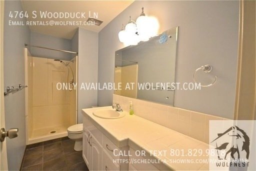 Stunning 2 Bed Holladay Townhome! No Security Option! property image