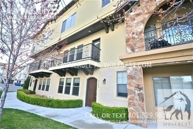 Sensational 3 Bed Highland Townhome! No Deposit Option! property image