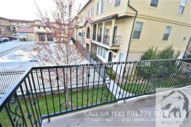 Sensational 3 Bed Highland Townhome! No Deposit Option! property image