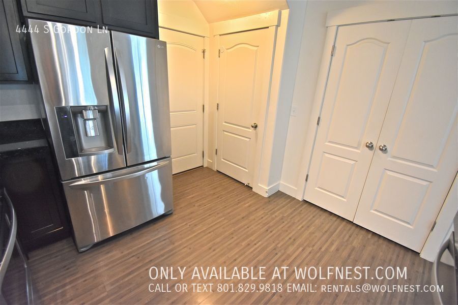 Spacious 3+ Bed Murray Townhome! No Deposit Option! property image