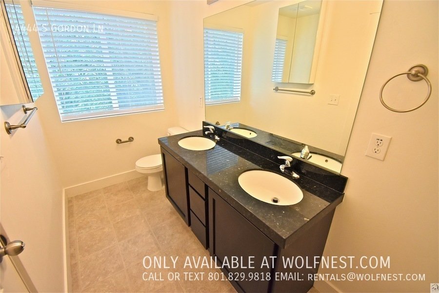 Spacious 3+ Bed Murray Townhome! No Deposit Option! property image