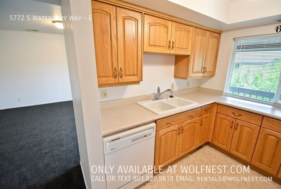 Amazing 2 Bed Murray Condo! No Deposit Option! property image