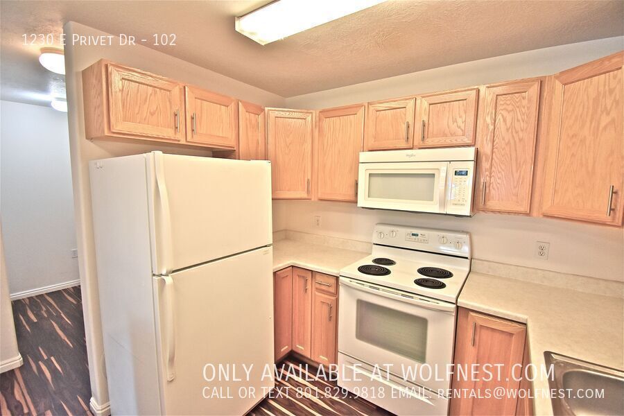 Stunning 2 Bed Cottonwood Heights Condo! No Deposit Option! property image