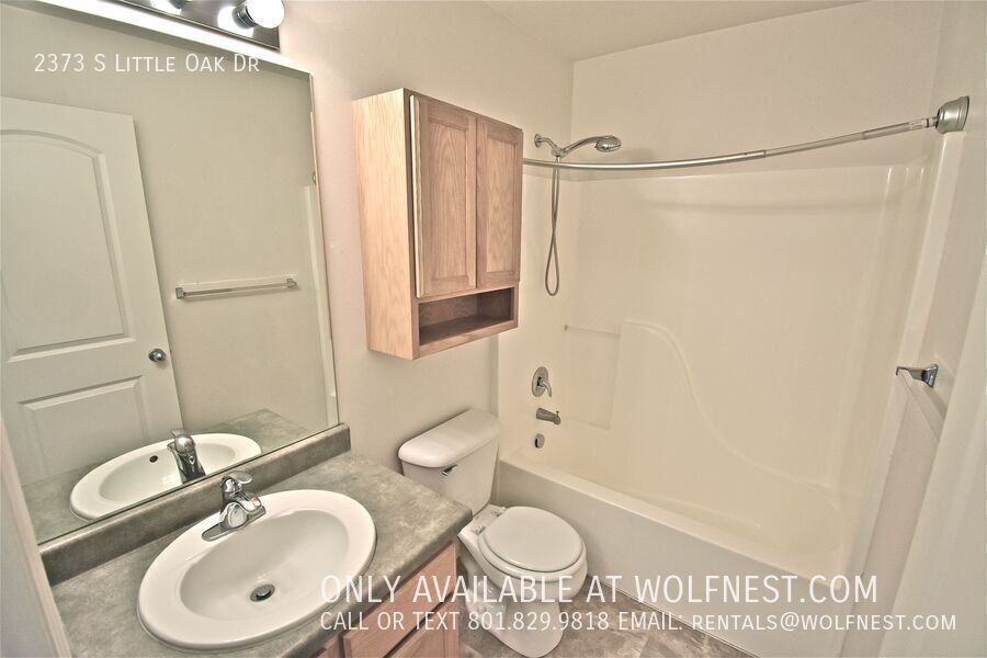 Lovely 3 Bed West Valley Townhome! No Deposit Option! property image