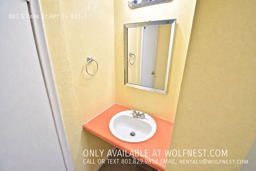 Charming 1 Bed Downtown Apt! $500 Off 1st Month! property image