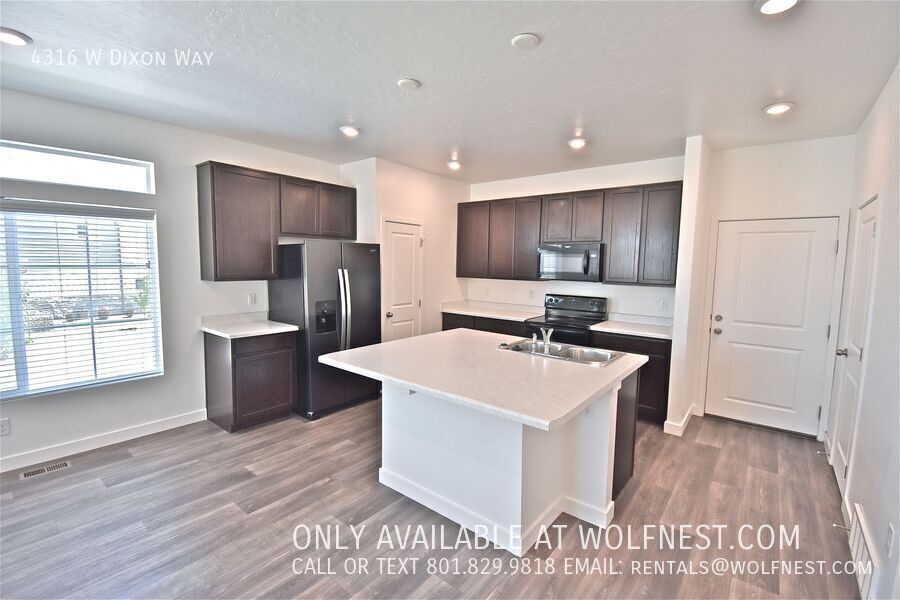 Gorgeous 4 Bed Lehi Townhome! $450 Off 1st Month! property image
