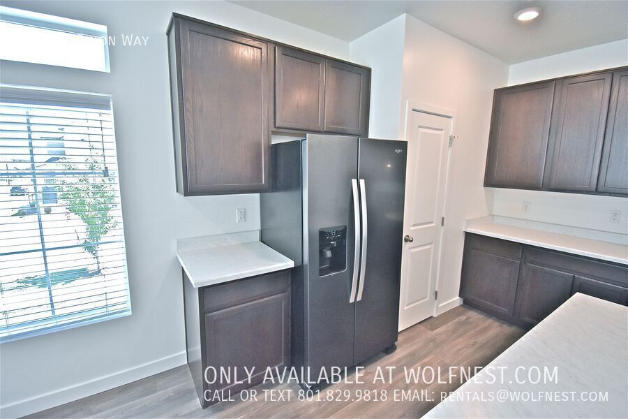Gorgeous 4 Bed Lehi Townhome! $450 Off 1st Month! property image