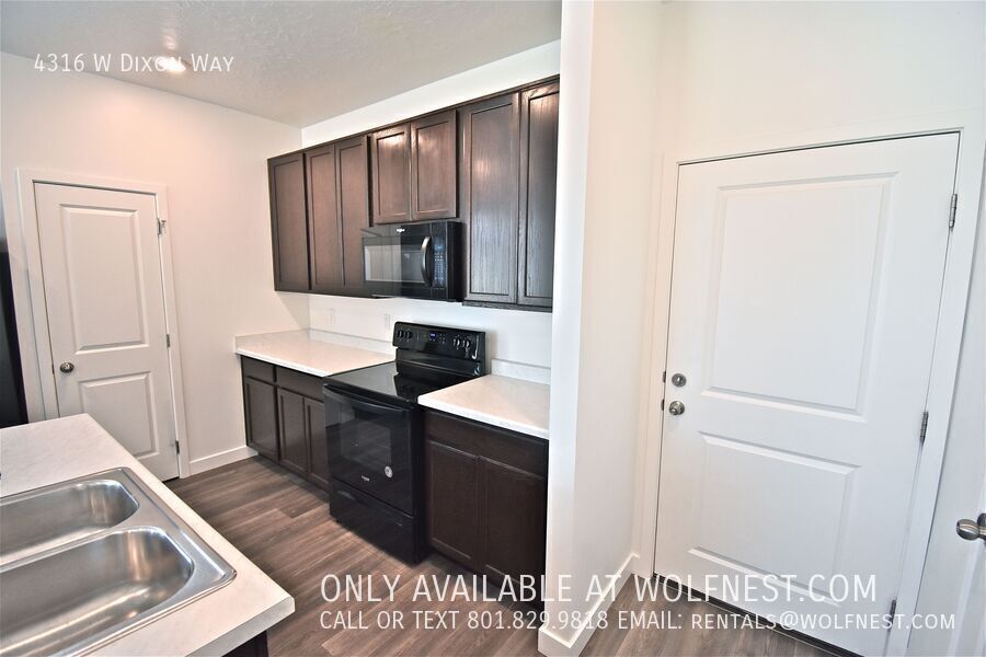 Gorgeous 4 Bed Lehi Townhome! $450 Off 1st Month! property image