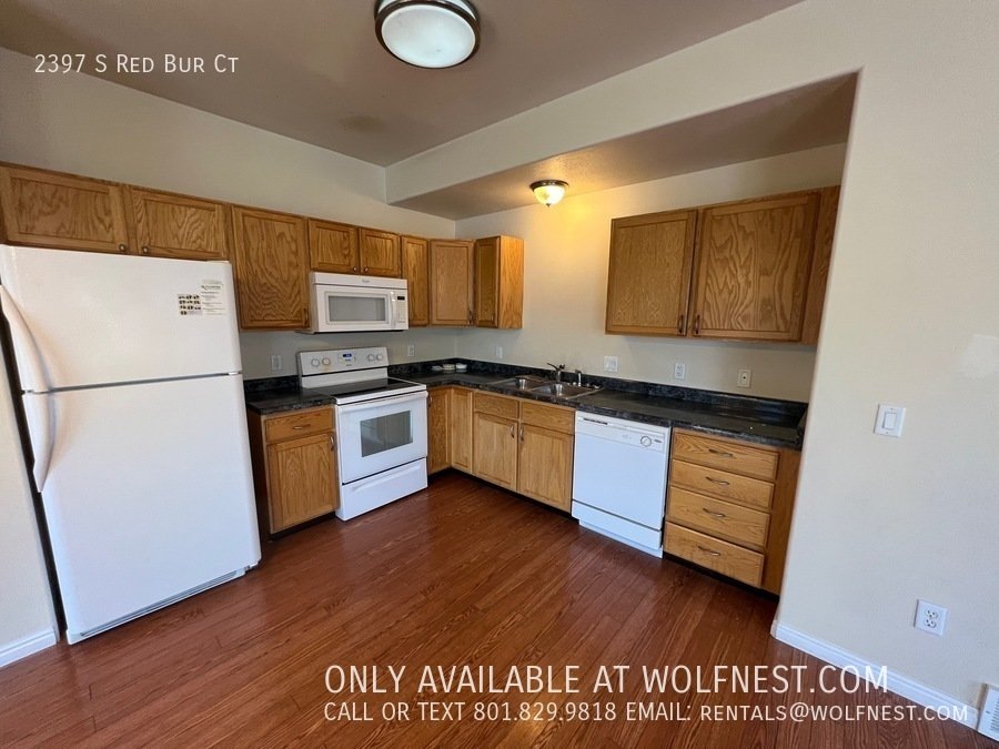 Lovely 3 Bed West Valley Townhome! No Deposit Option! property image
